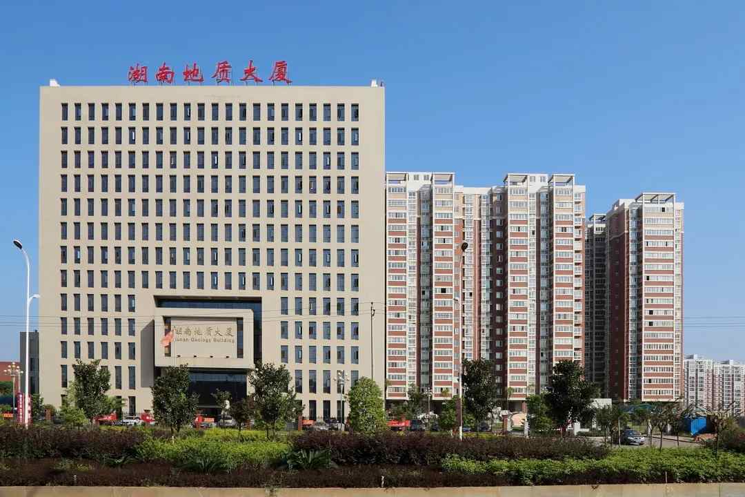 龙新净水【精品案例】湖南省地球物理地球化学调查所中心 实验室超纯水设备+循环管路